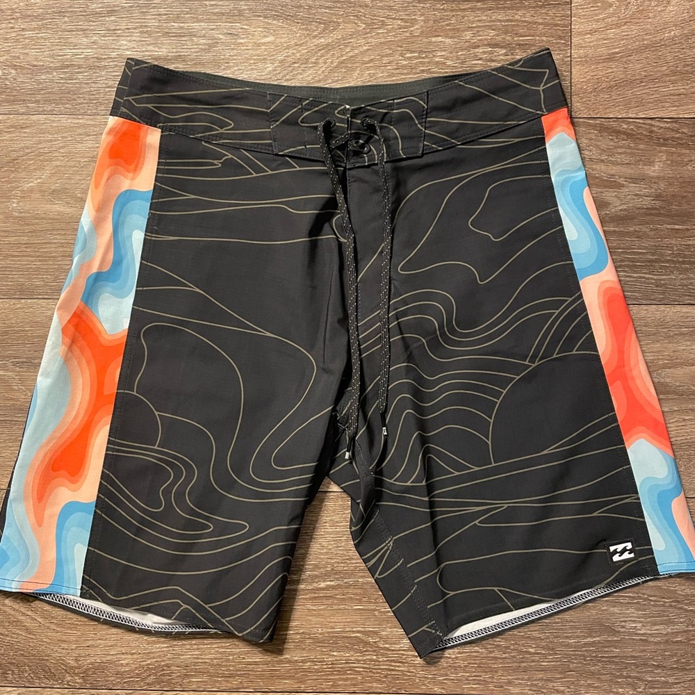 Billabong Size Medium Boardshorts
